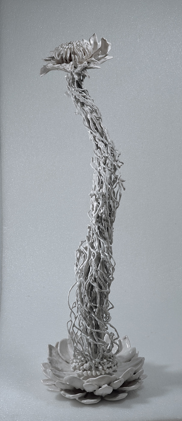 何宇森_銜接-神經 Linkage-Neural_不鏽鋼、鋁、玻璃纖維強化塑膠、汽車清漆_32x30x88cm_2025