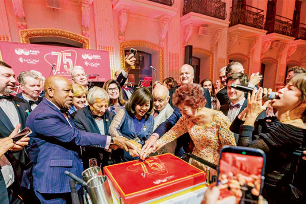Despite not the largest financial resources or number of projects launched, "Queen of Luxury Homes" from Taichung impressed over 80 countries, earning her a place on  "United Nations of Real Estate"