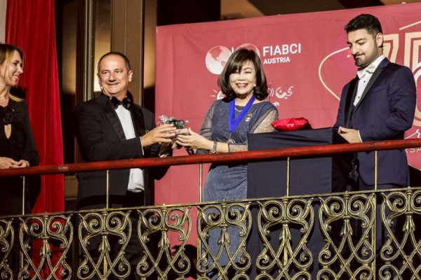 Vienna Live Report: Chang Lily, the first Chinese female president of FIABCI, takes over the real estate division of the United Nations; Lu Shiow-Yen personally travels to Austria to witness the event