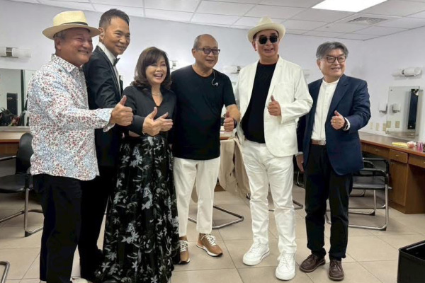 Alumna Chang Lily participated in a charity concert, using her voice to show care for elderly people living alone