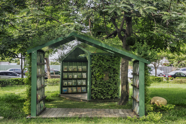 Beautiful Touch Bookstore Program in the Park